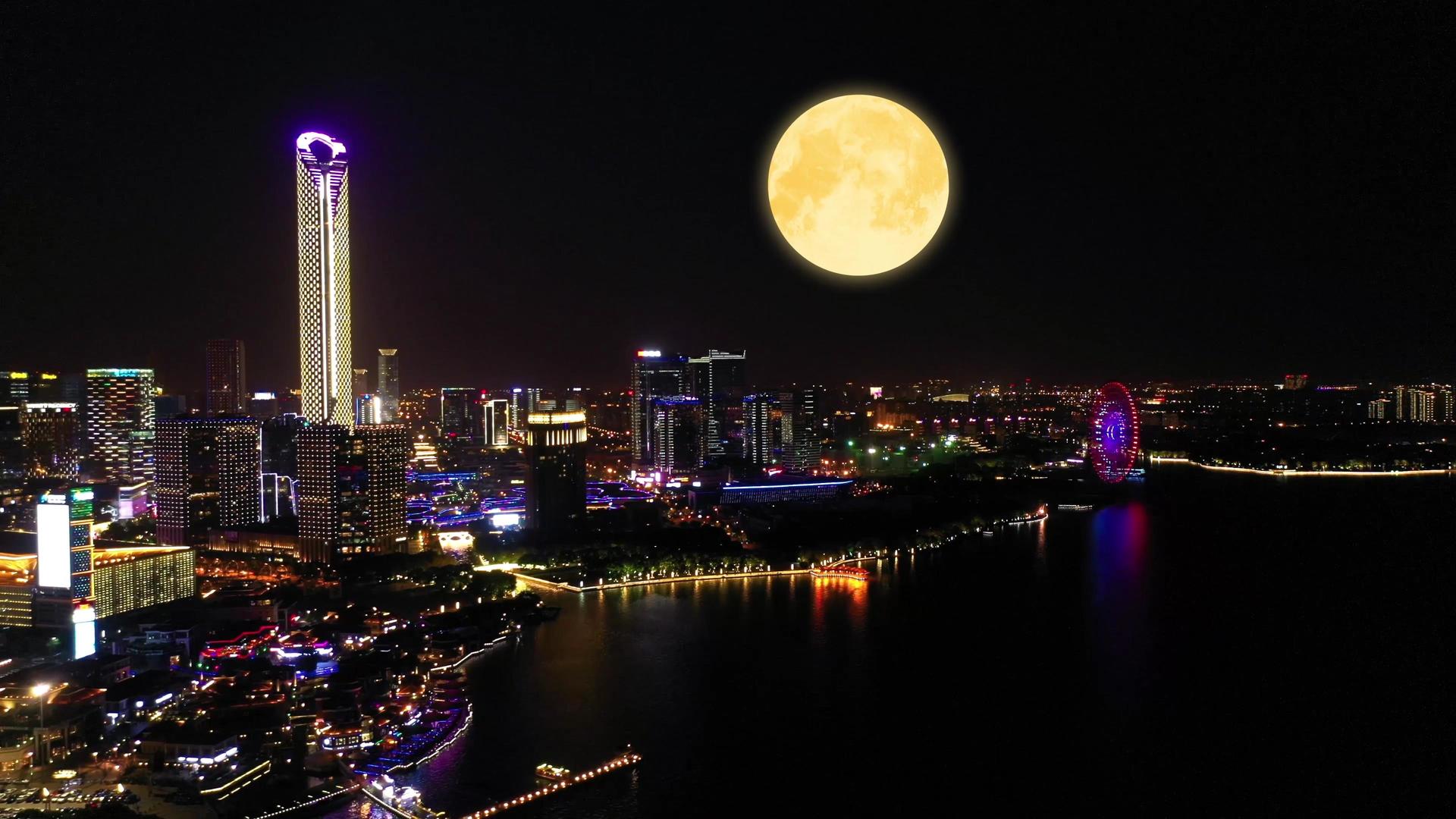 4K中秋团圆唯美月亮航拍苏州夜景视频的预览图