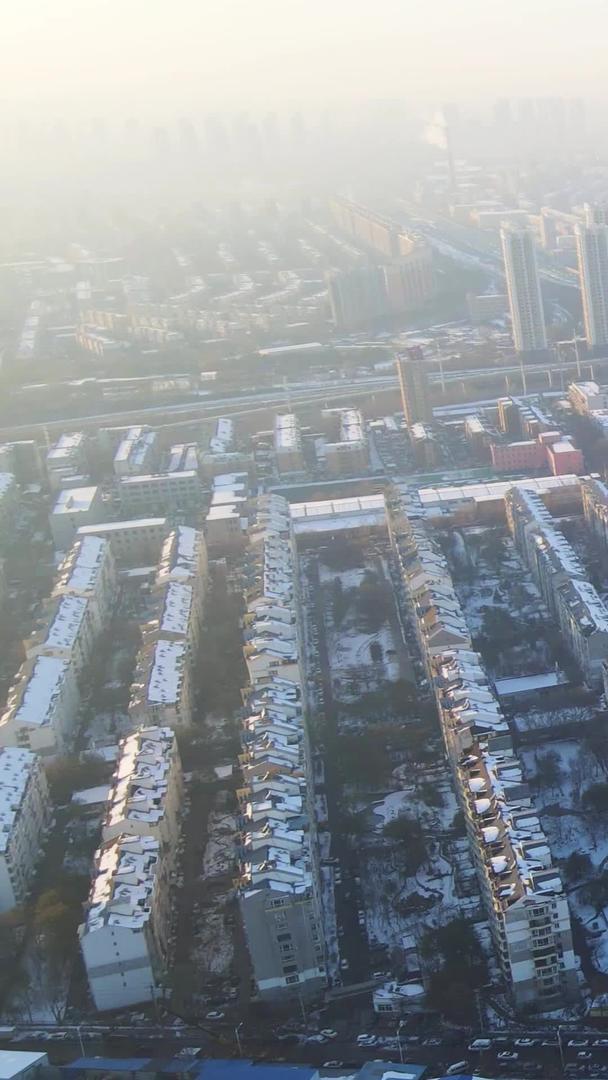 令人震惊的航拍沈阳CBD市冬季雪景视频的预览图