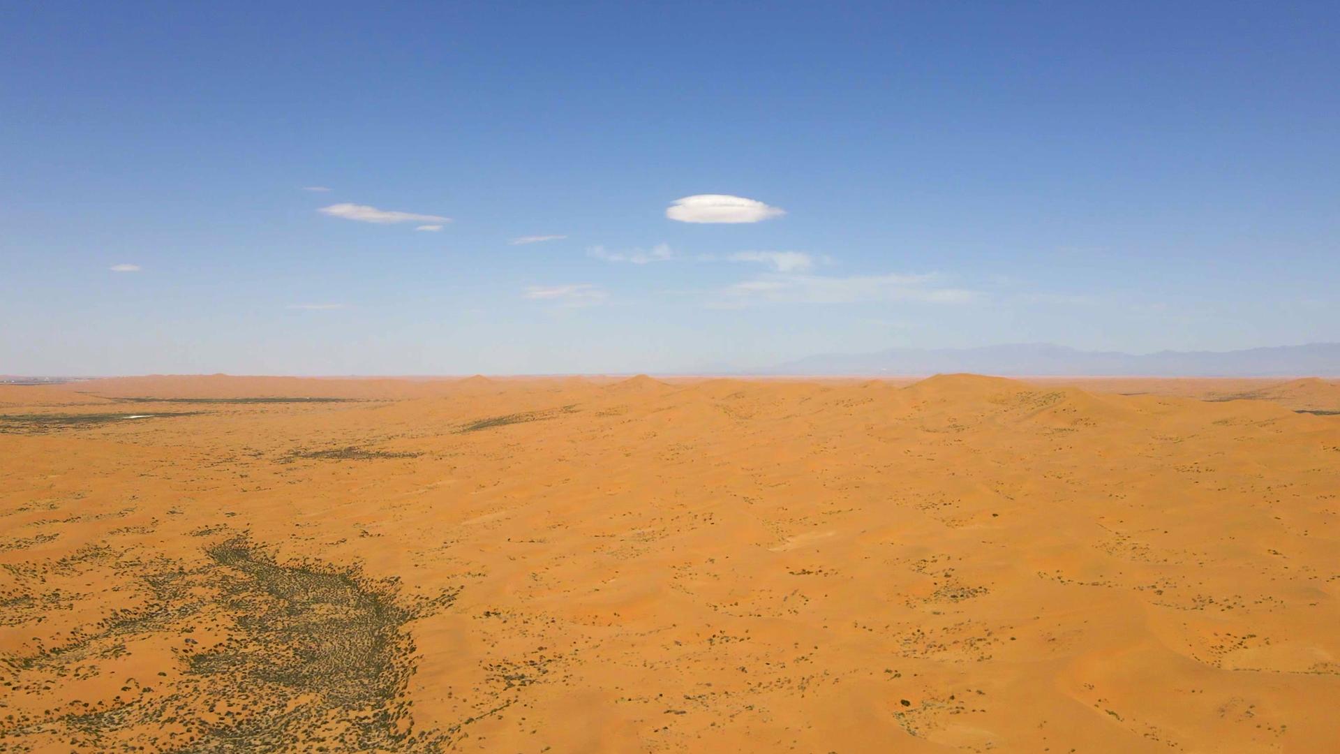 航拍腾格里沙漠视频的预览图