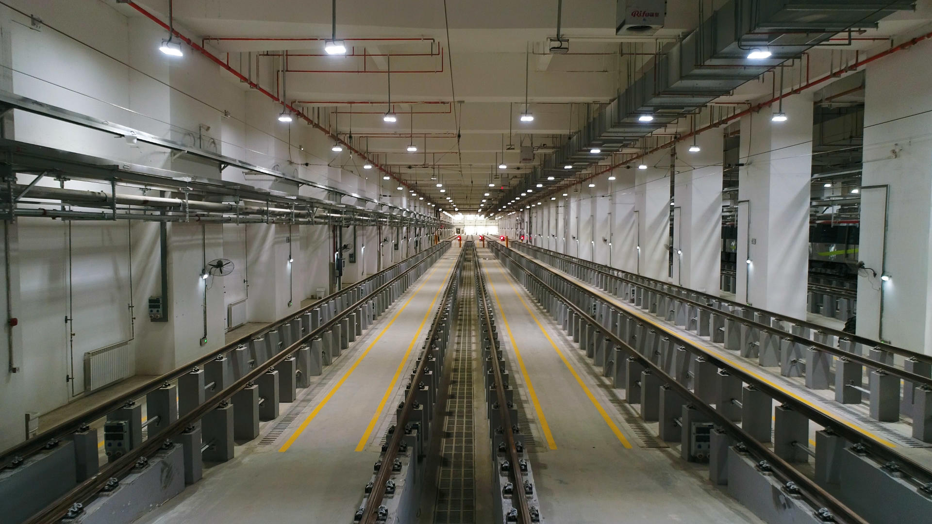 西安地铁五号线地下航拍视频的预览图