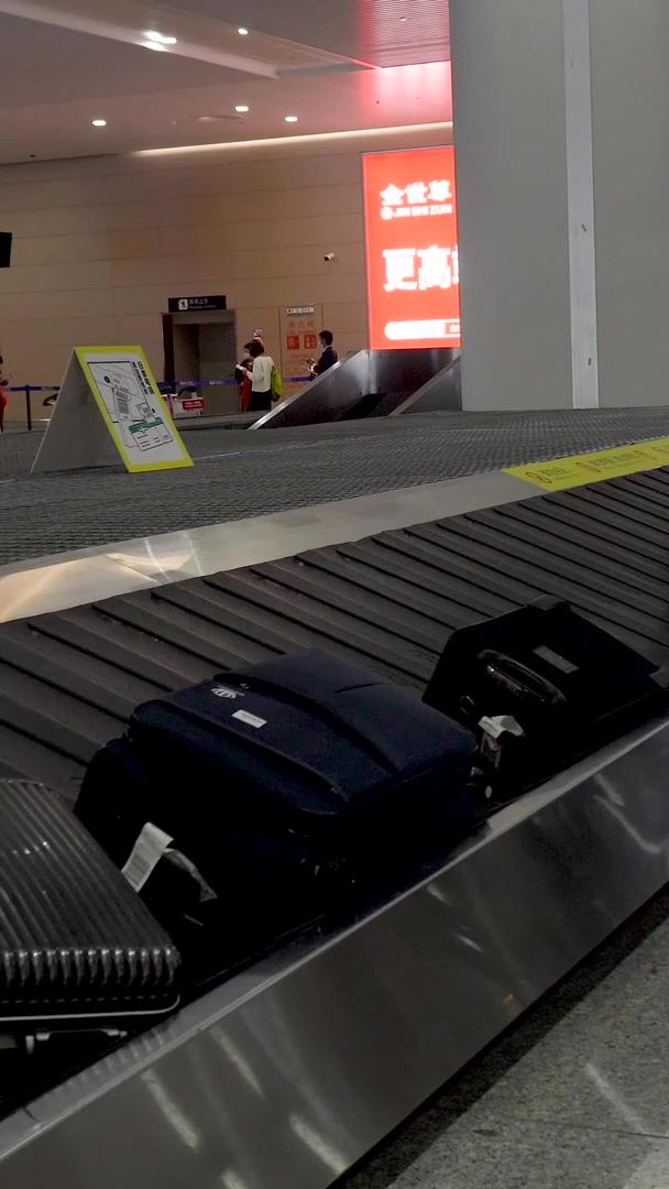 机场行李托运输带视频的预览图