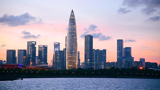深圳湾公园远眺南山建筑群4K视频的预览图