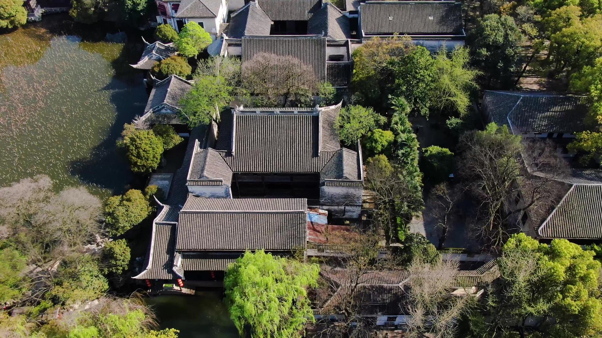 俯拍5A湖州南浔古镇景区景区小莲庄视频视频的预览图