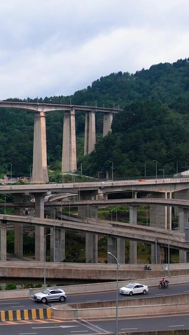 贵州最大的航拍立交桥黔春立交桥视频素材视频的预览图