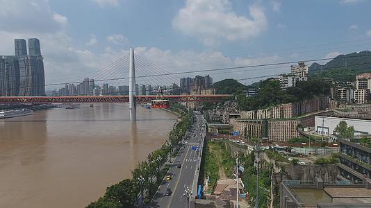 4k航拍重庆东水门长江大桥视频的预览图