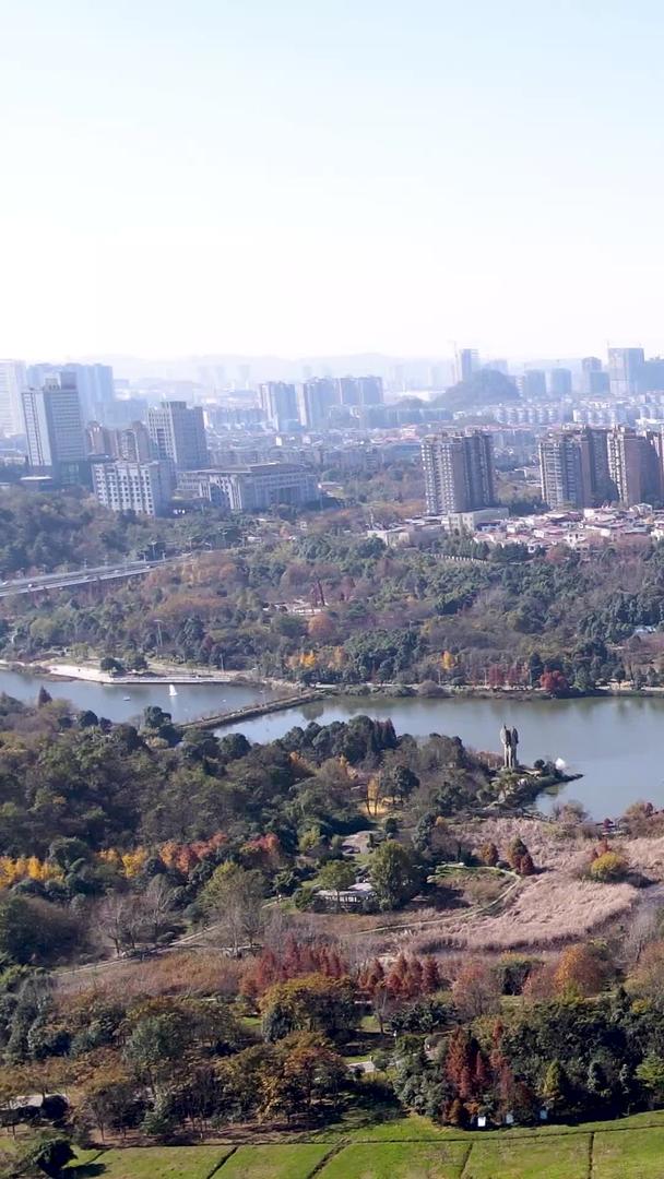贵阳城市花园观山湖公园航拍视频的预览图