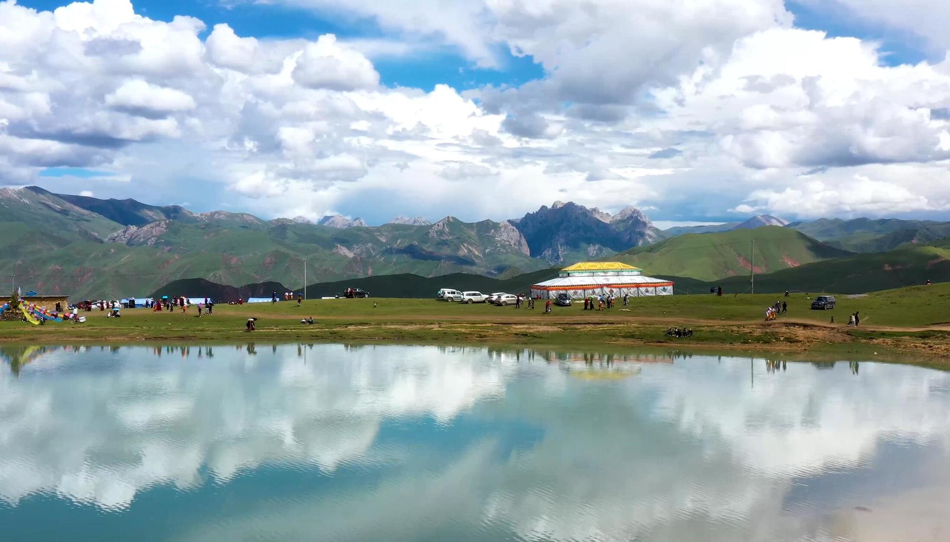 高原西藏类乌齐美景视频的预览图