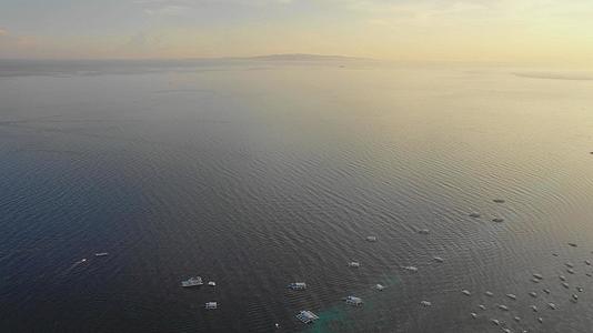 航拍菲律宾薄荷岛海边风光视频的预览图