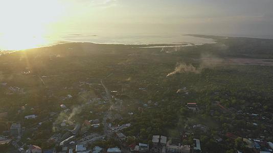 航拍菲律宾海边小镇自然风光视频的预览图