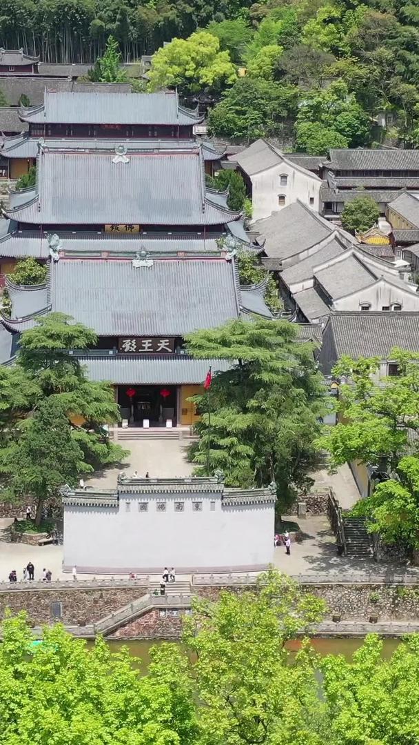 宁波天童寺古建筑航拍视频视频的预览图