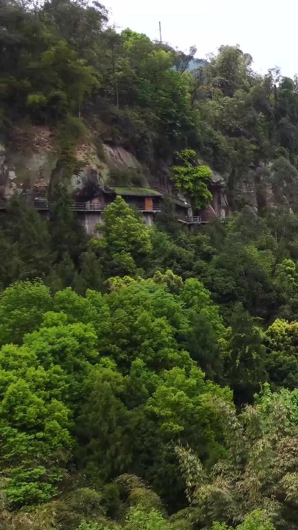航空拍摄亚洲第一瀑布万州瀑布景区视频的预览图