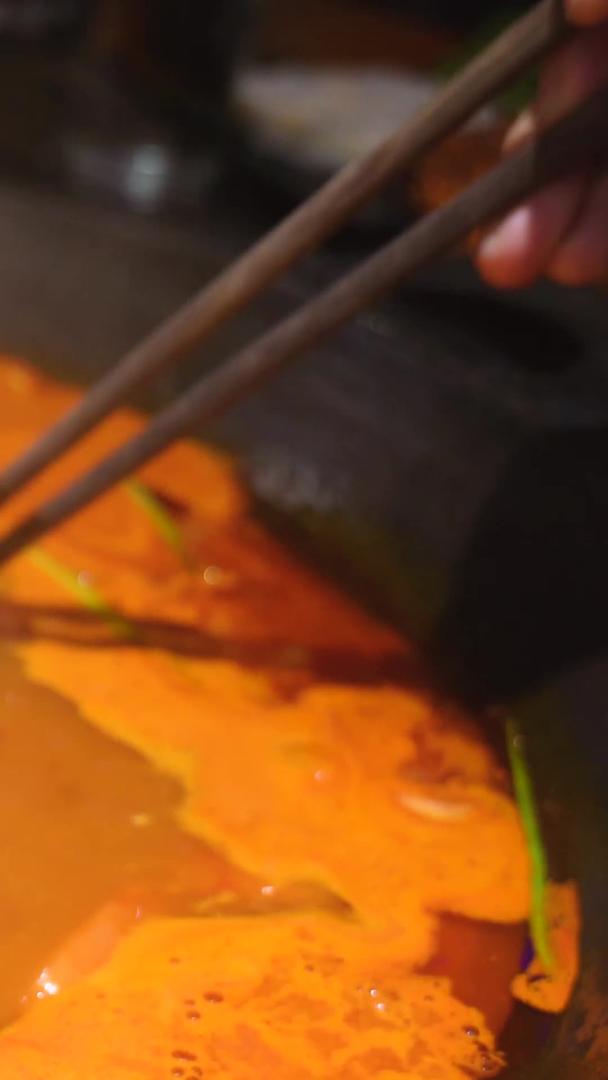 餐厅餐饮美食鸳鸯火锅生活素材视频的预览图