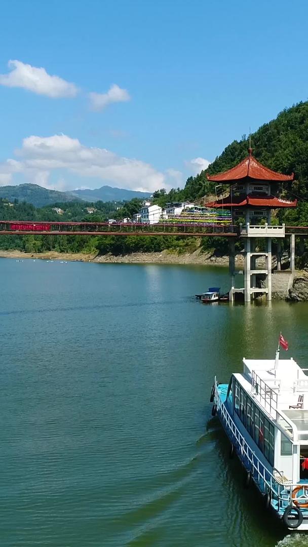 游船航拍安康淞湖景区视频的预览图