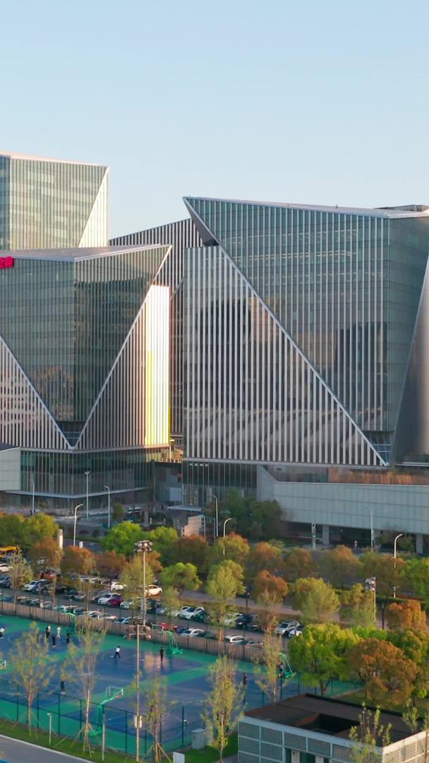 上海东方体育中心商业建筑视频的预览图