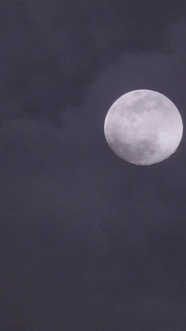 天空自然气象月亮乌云材料视频的预览图