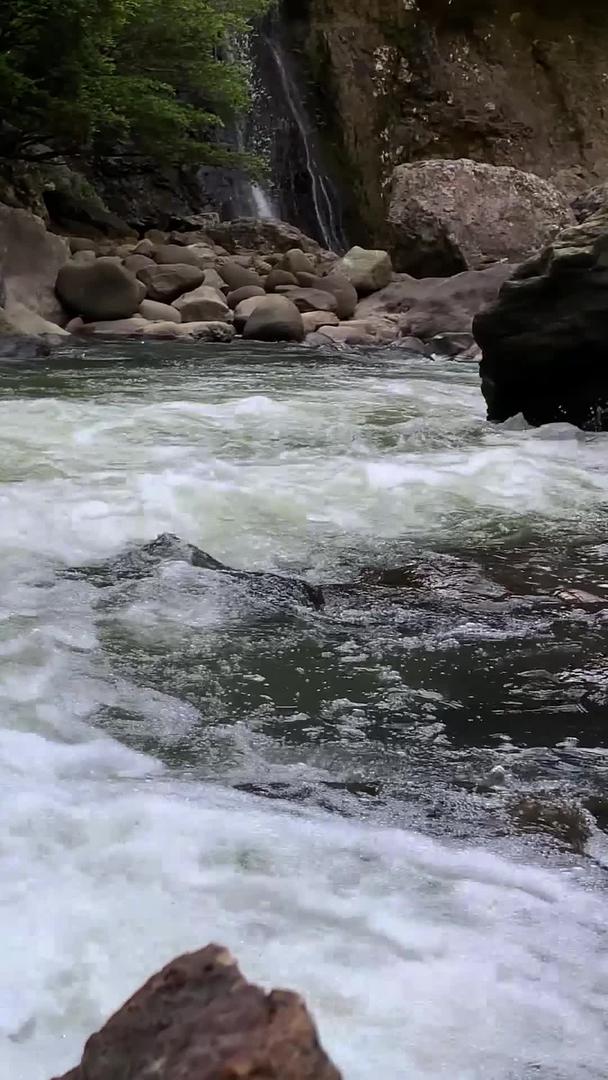 真实拍摄5A景区鸳鸯溪仙女瀑布视频集合视频的预览图