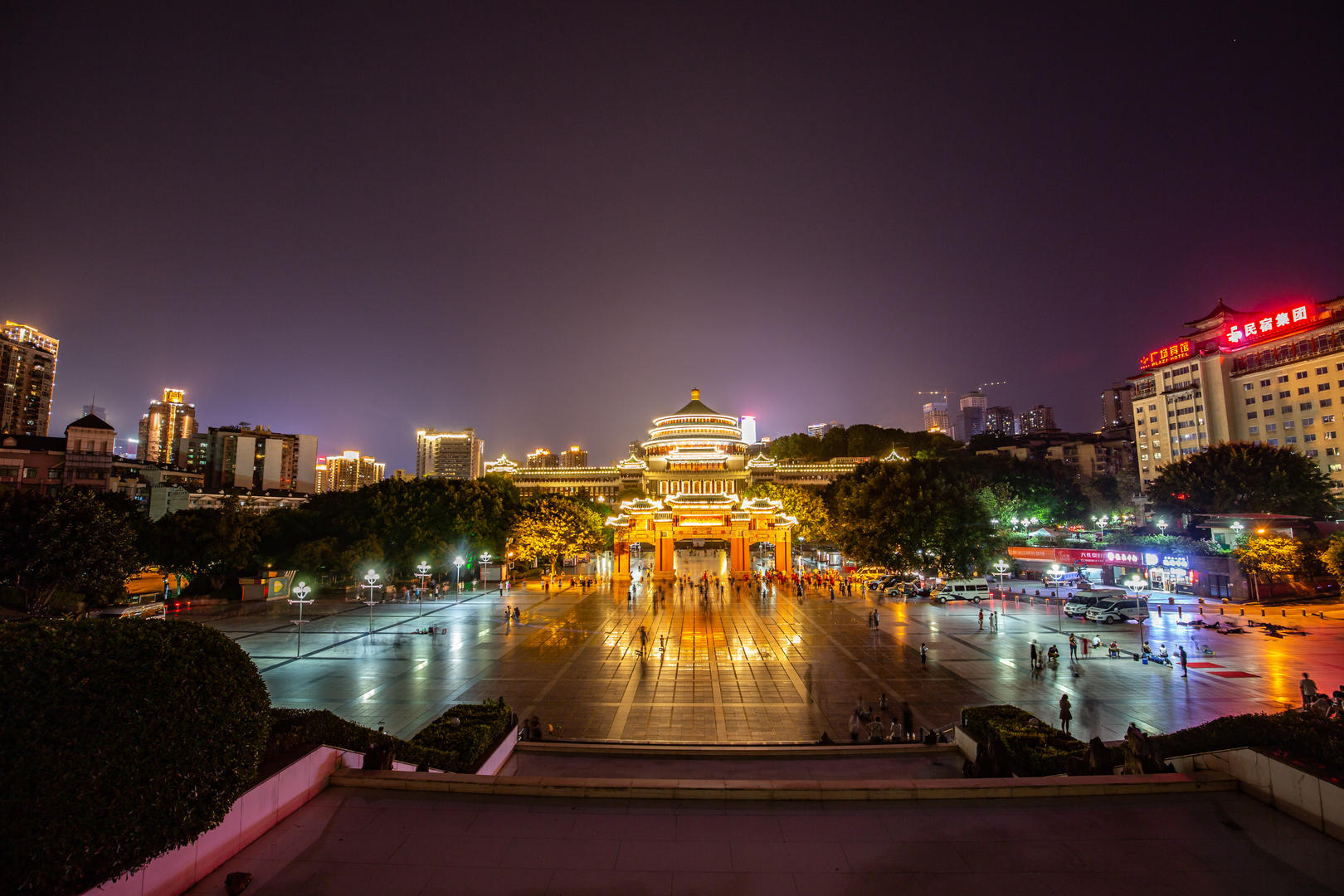 8K重庆市人民大礼堂夜景延迟拍摄视频的预览图