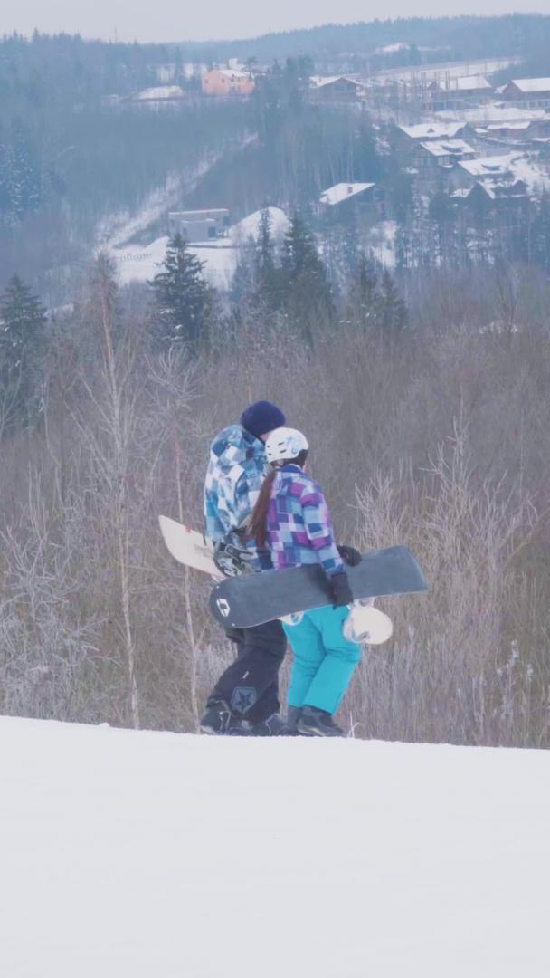 冬季运动单板滑雪视频的预览图