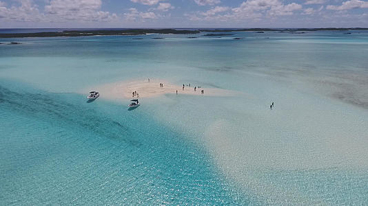 美国巴哈马沙滩景观高清全景航拍视频的预览图