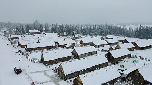 西北喀纳斯雪乡下雪村庄视频的预览图