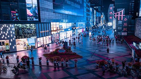 8K成都春熙路商圈步行商业街夜景赛博朋克风格延时摄影视频的预览图
