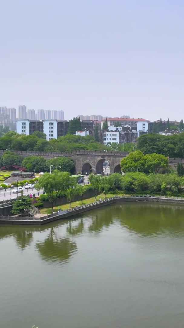 荆州古城历史文化旅游区古城墙城门航拍集合集合视频的预览图