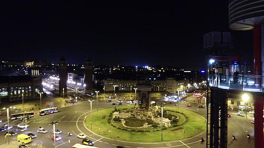 从巴塞罗那购物中心到竞技场的顶端视频的预览图