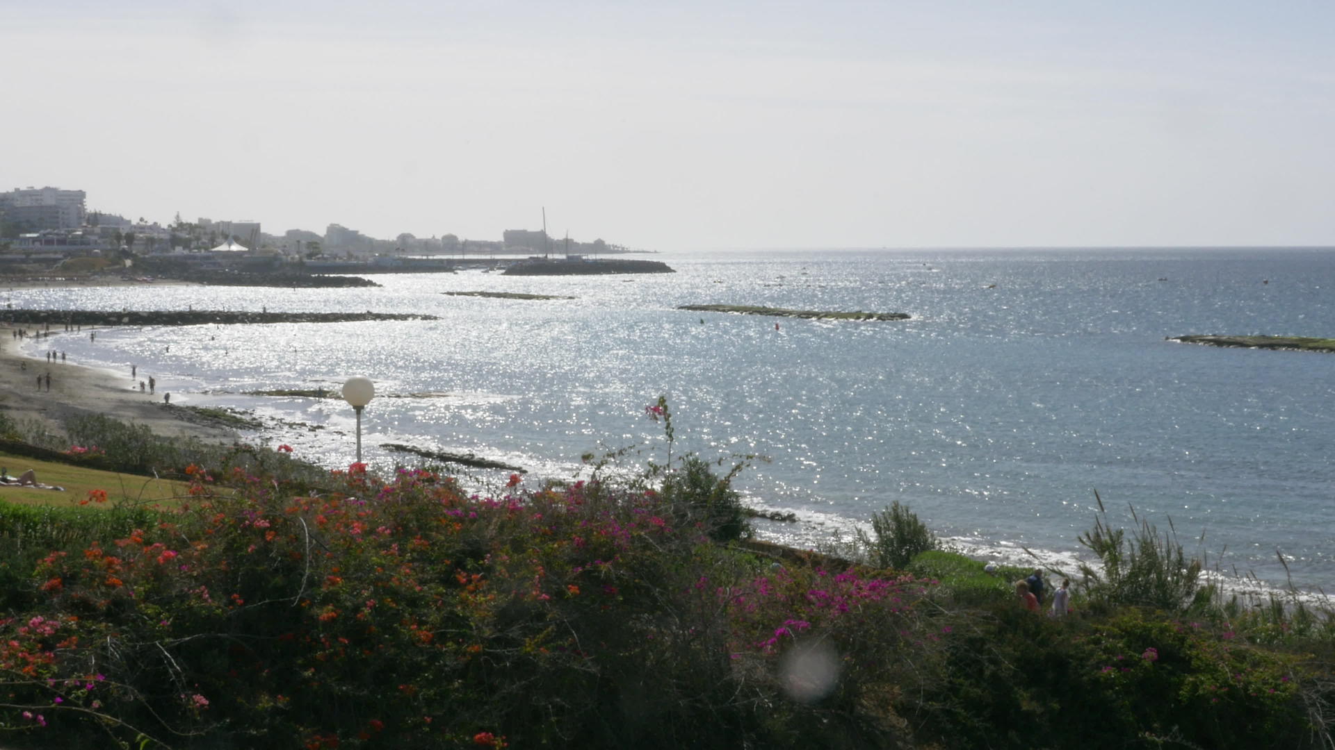 沿海海滨海滩全景全景视频的预览图