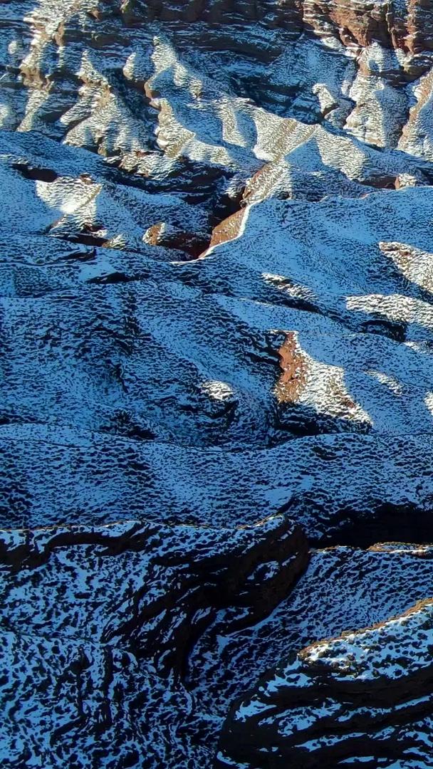 平山湖大峡谷穿梭于甘肃张掖初春雪后视频的预览图