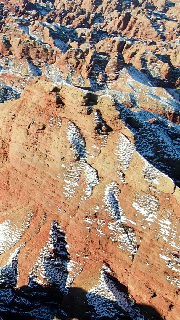 平山湖大峡谷穿梭于甘肃张掖初春雪后视频的预览图