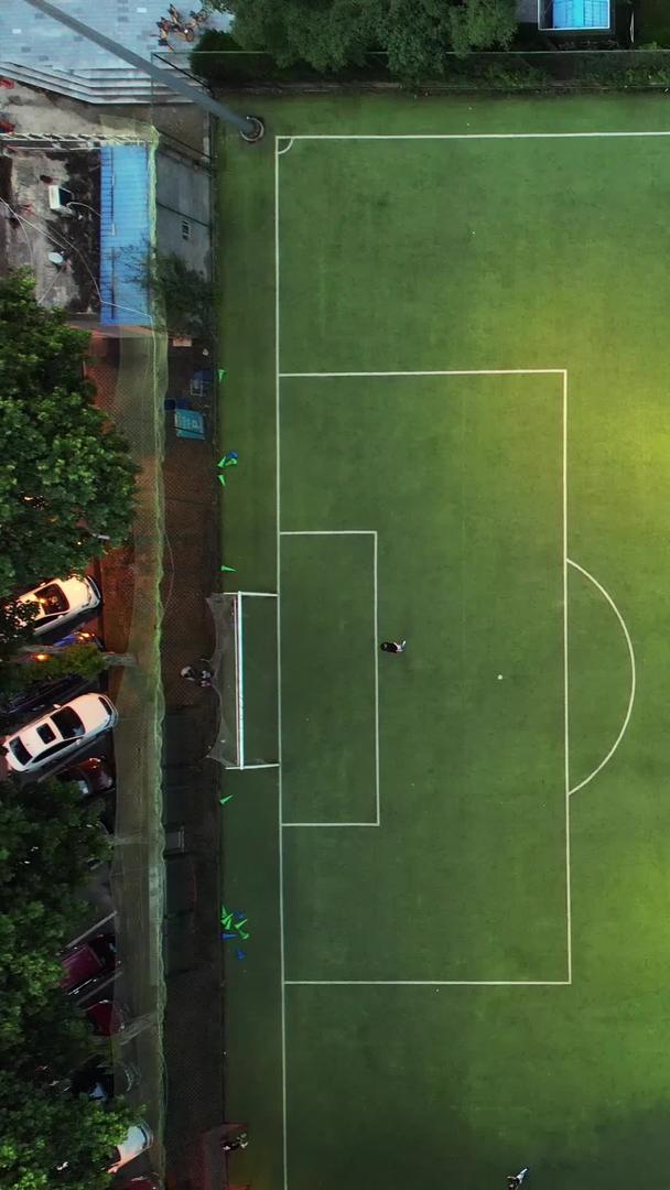 航拍城市夜晚灯光足球场运动健身足球比赛素材视频的预览图