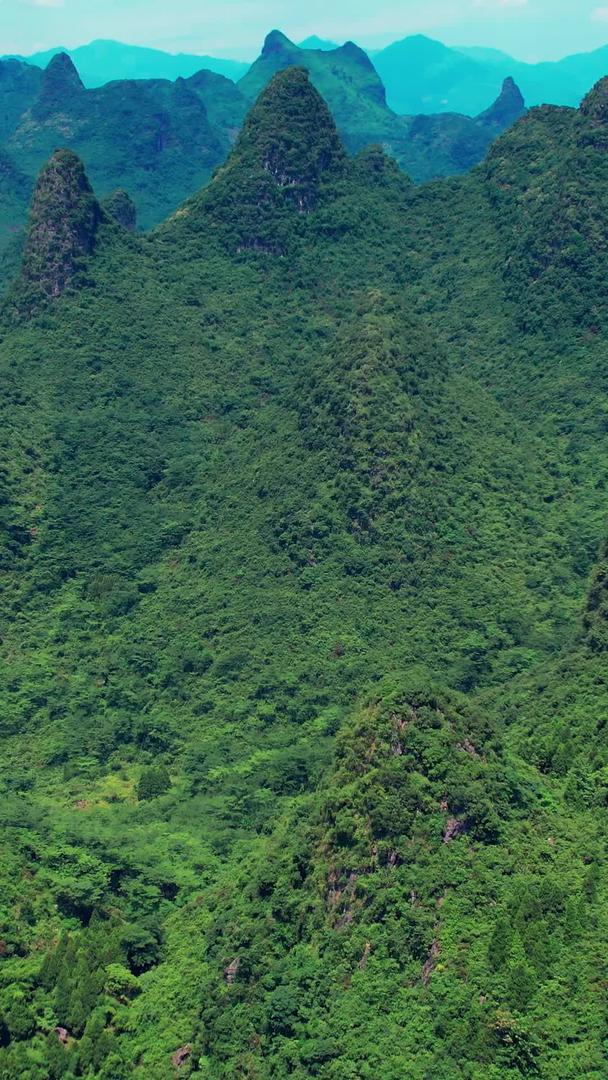 广西喀斯特地貌山脉航拍山脉视频的预览图