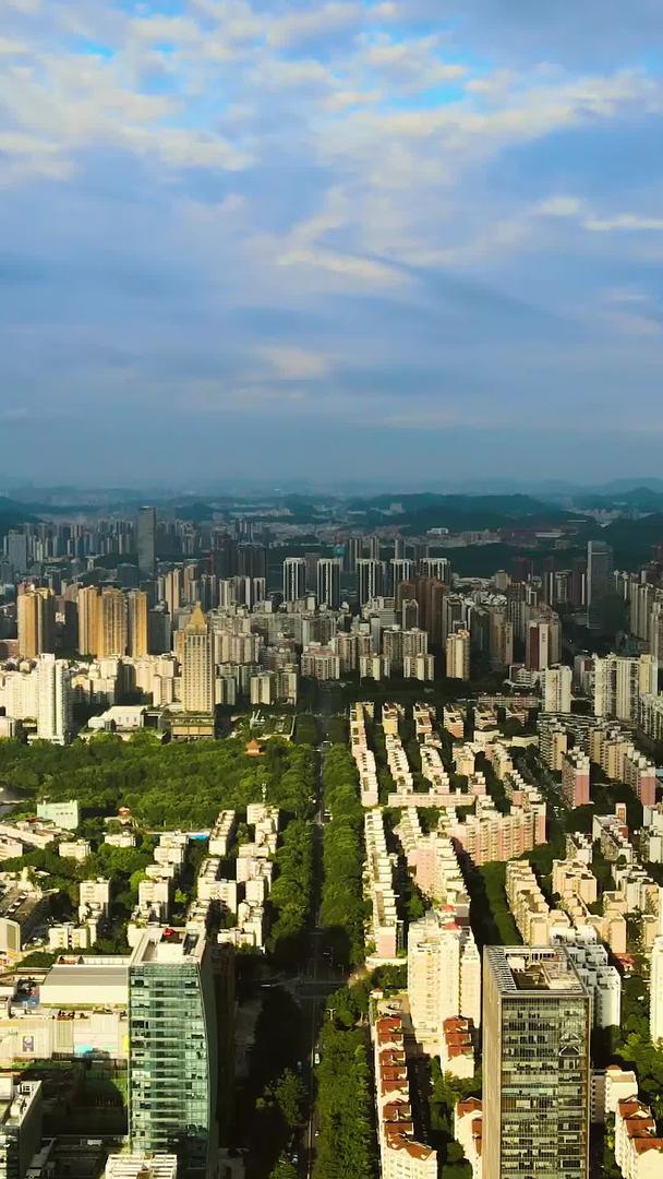 蓝天白云深圳龙岗中心城市航拍视频的预览图