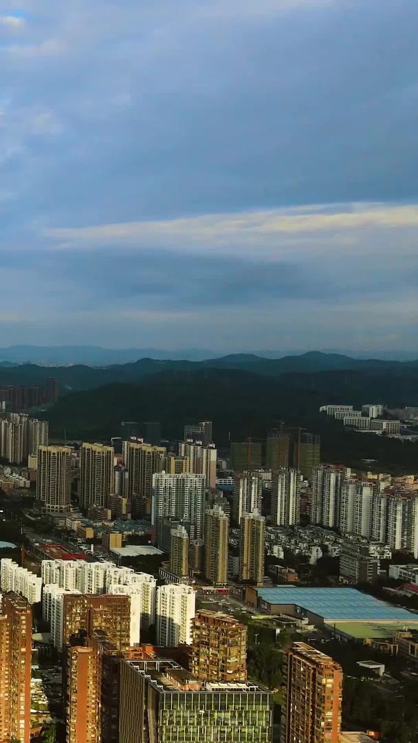 蓝天白云深圳龙岗中心城市航拍视频的预览图