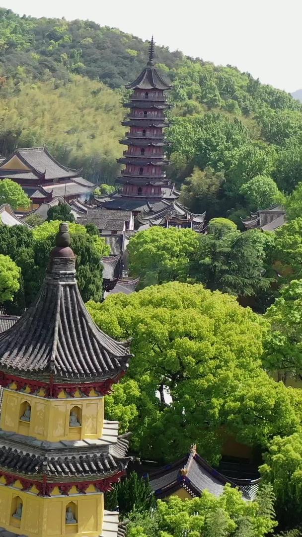 宁波阿育王寺古建筑航拍视频视频的预览图