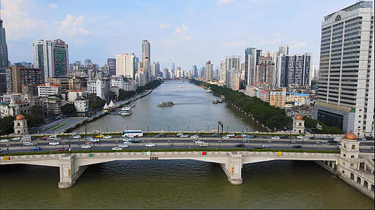 4k高清航拍广州荔湾区人民桥城市交通车流视频的预览图
