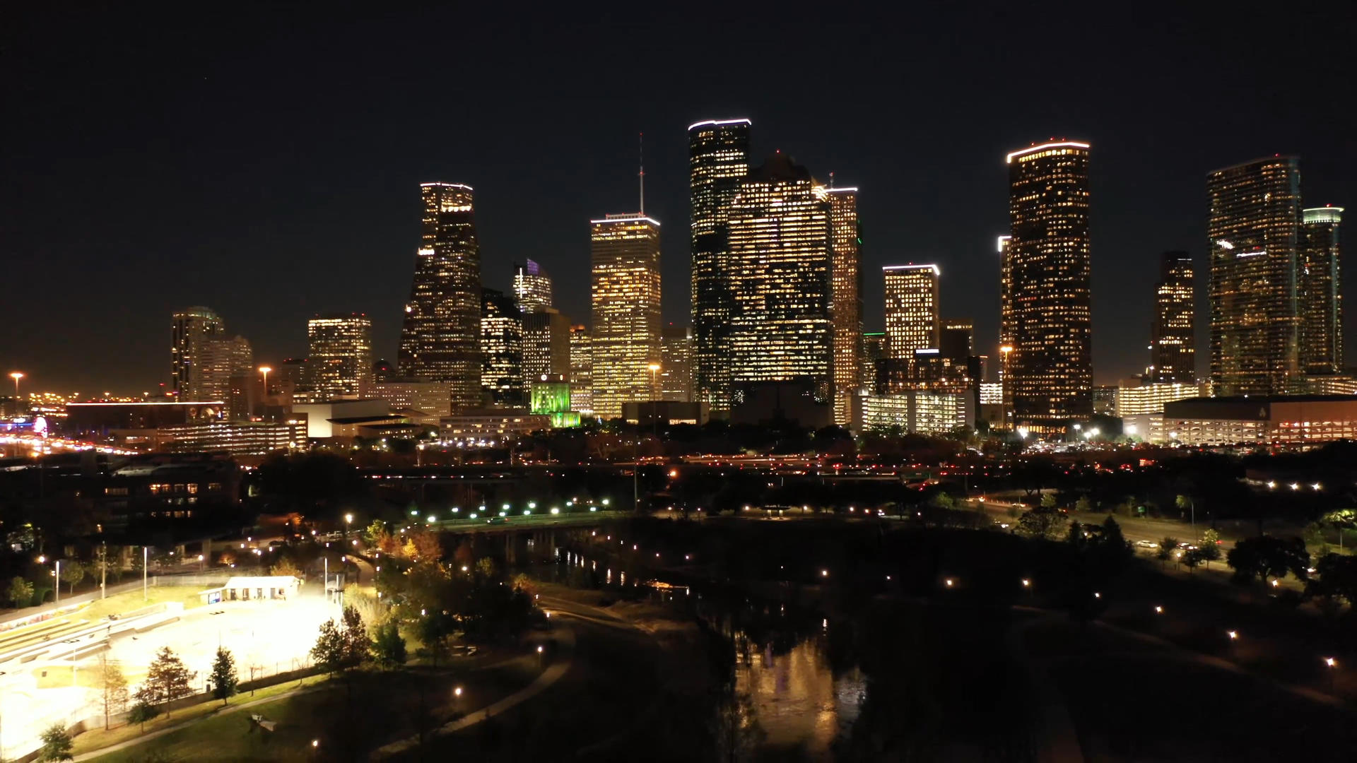 4k成都夜景高楼建筑视频的预览图
