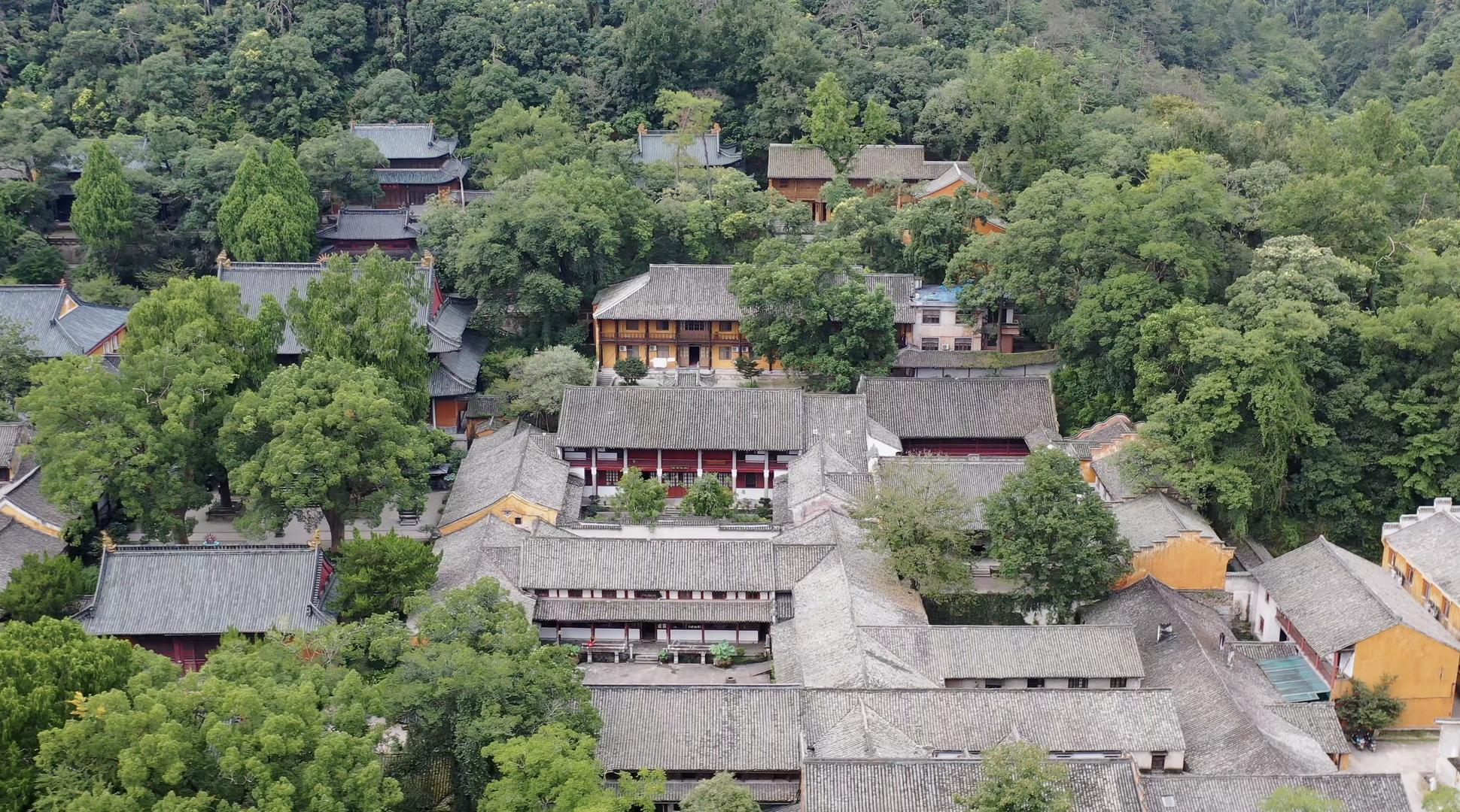 浙江天台山国清寺航拍4K视频视频的预览图