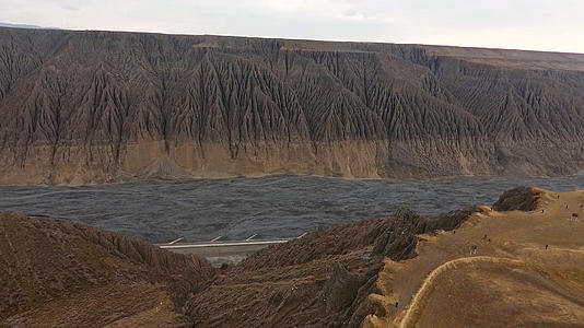 新疆独山子大峡谷高清全景航拍视频视频的预览图