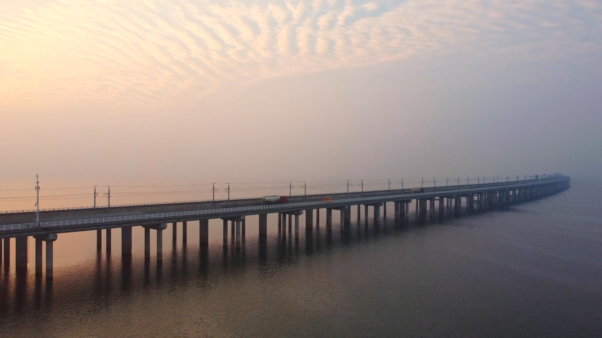 南京石臼湖大桥航拍视频的预览图