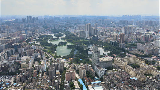 4k高清航拍广州越秀区流花湖公园城市建筑视频的预览图