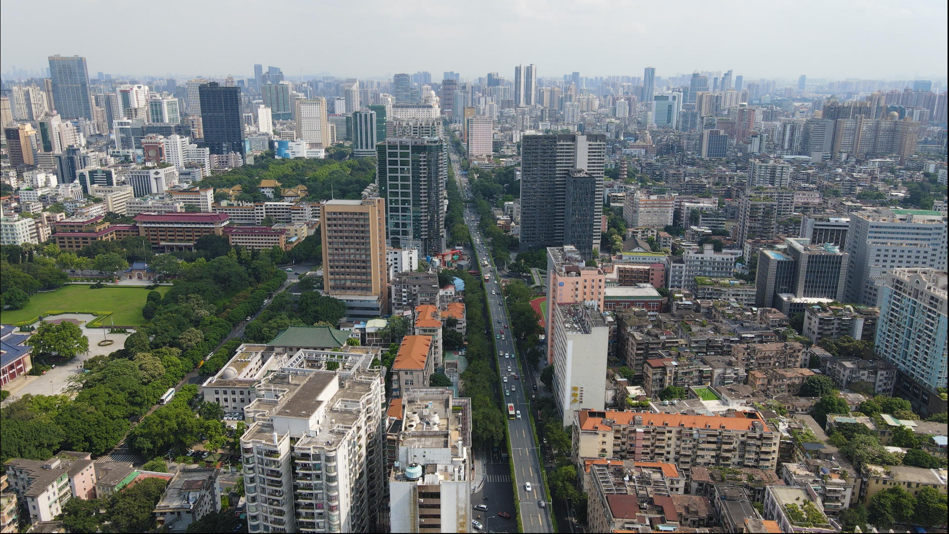 4k高清航拍广州越秀区城市建筑群天际线城市交通视频的预览图