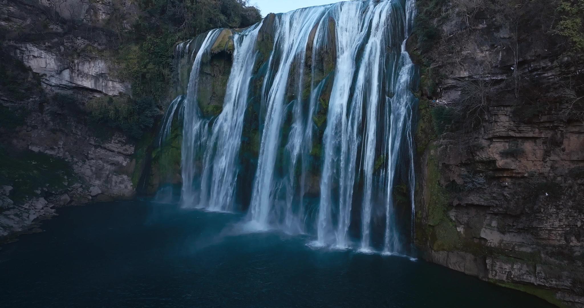 贵州黄果树瀑布航拍5A景点视频的预览图