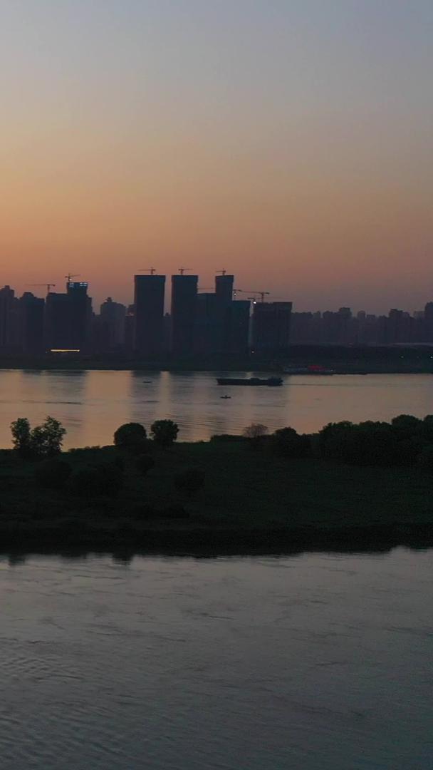 白沙洲大桥武汉城市建筑实拍视频视频的预览图