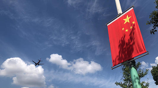 五星红旗与飞机视频的预览图