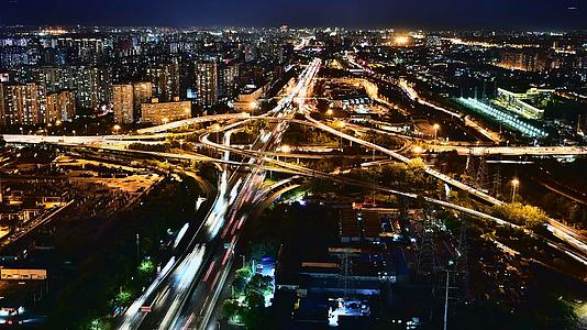 北京四惠桥夜晚延时视频的预览图