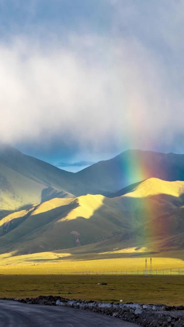 西藏雨后延迟高原彩虹素材视频的预览图