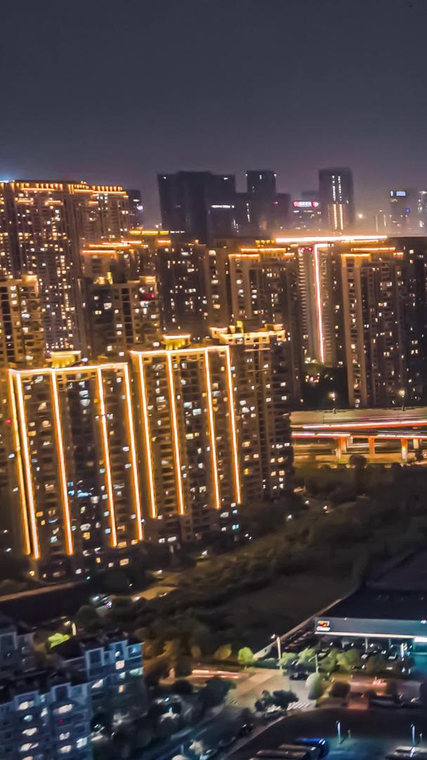 航拍震撼大范围移动延时杭州天际线城市夜景智慧之门大厦立交枢纽视频的预览图