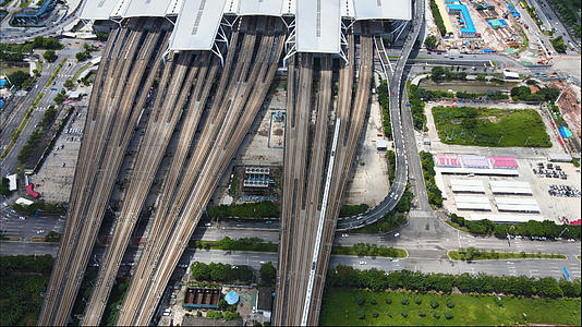 4k高清航拍广州南站动车和谐号动车进出站视频的预览图