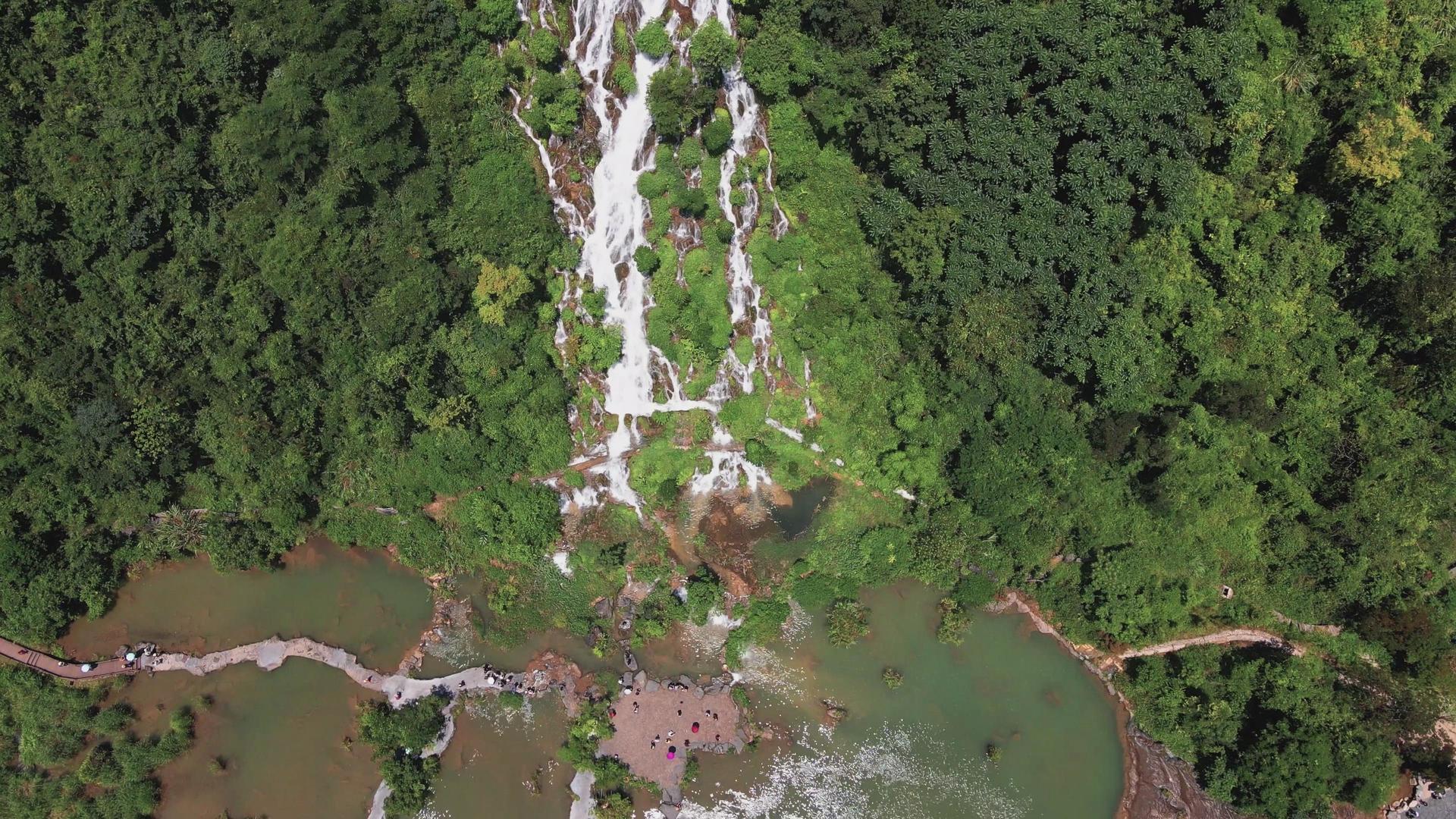 4K航拍贵州荔波小七孔景区大瀑布视频素材视频的预览图